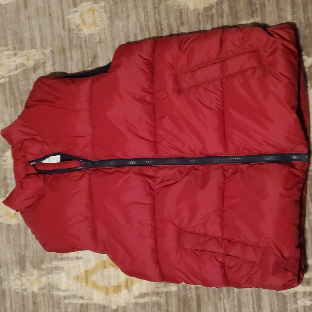 Old navy maroon winter vest with dark navy fleece lining size 10-12